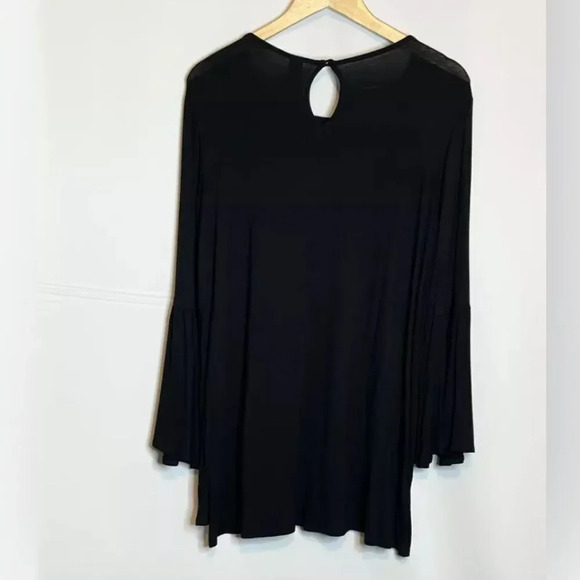 Agnes & Dora | Bell Sleeve Tunic Top Split Sleeve Keyhole Back - Picture 5 of 9